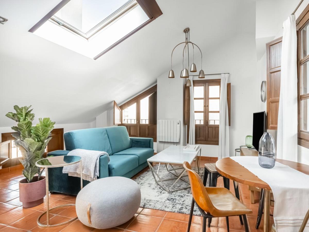 Limehome Granada Calle Santa Ana エクステリア 写真