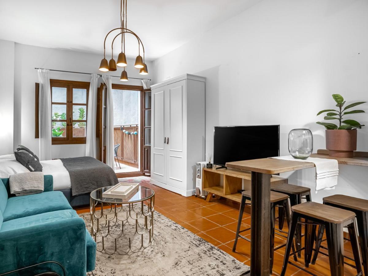 Limehome Granada Calle Santa Ana エクステリア 写真