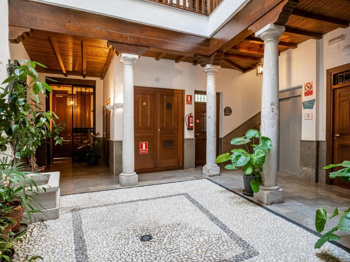 Limehome Granada Calle Santa Ana エクステリア 写真
