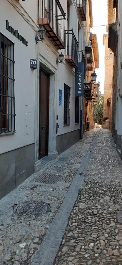 Limehome Granada Calle Santa Ana エクステリア 写真